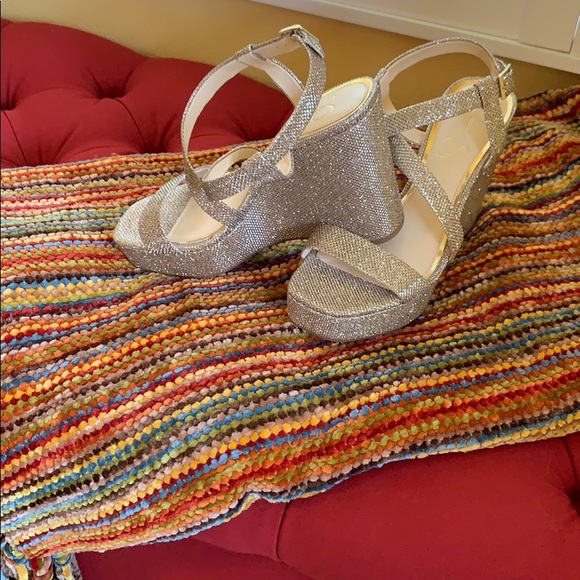 Jessica Simpson wedges work one time - Picture 3 of 5